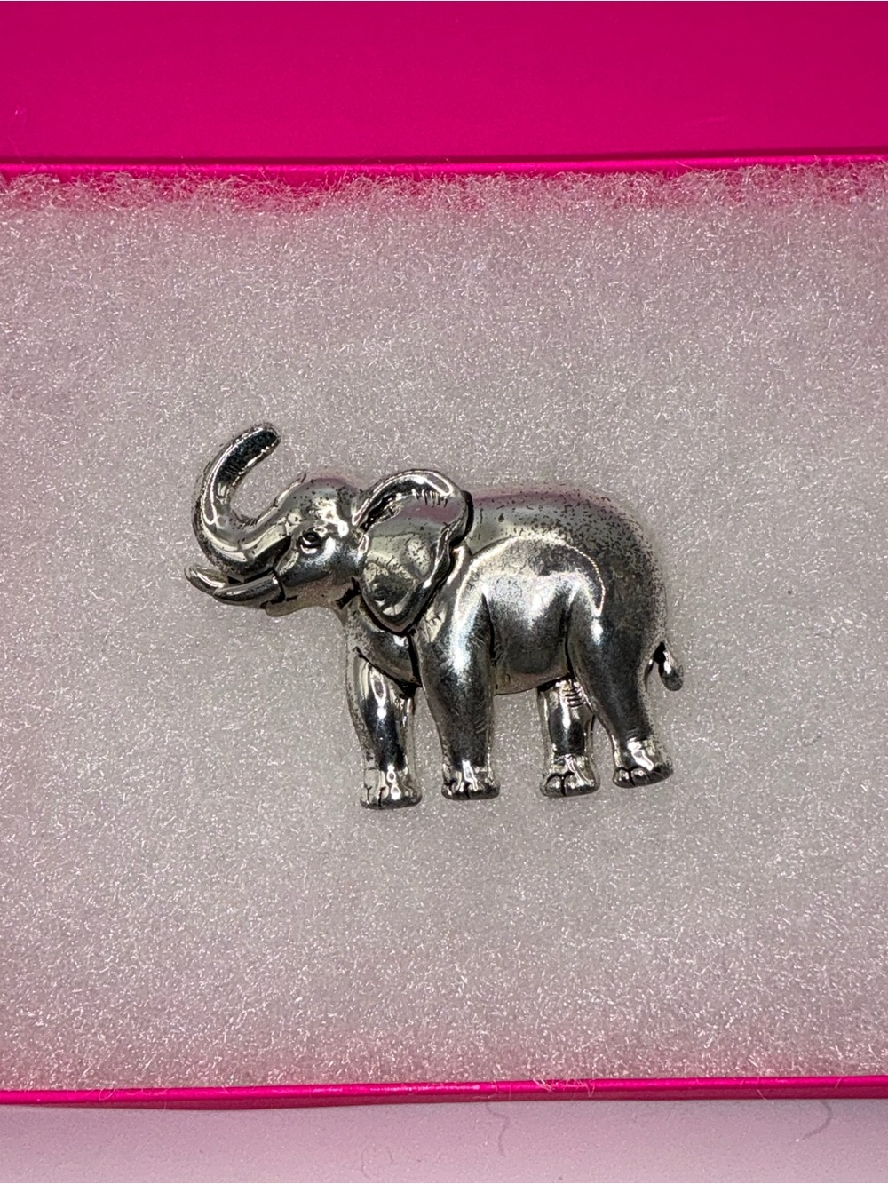 Vintage Silver Elephant Brooch 2" x 1 3/4" - Picture 8 of 8